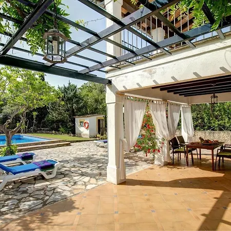 Βίλα Sleeps 4 Pool Air Con Wifi Pollença