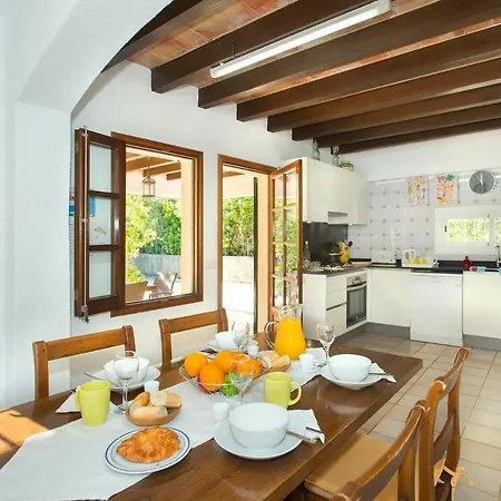 Sleeps 4 Pool Air Con Wifi *