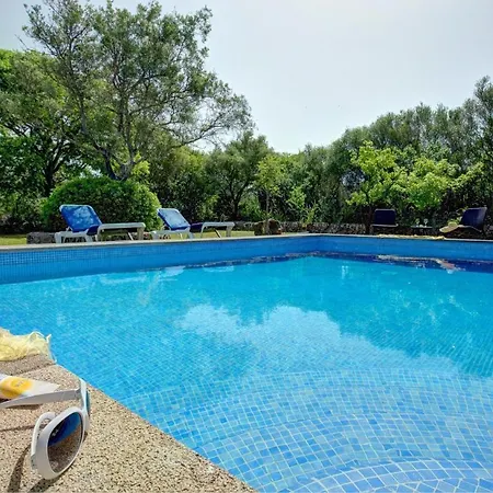 Sleeps 4 Pool Air Con Wifi