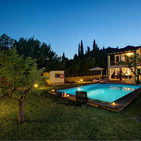 Sleeps 4 Pool Air Con Wifi Pollença