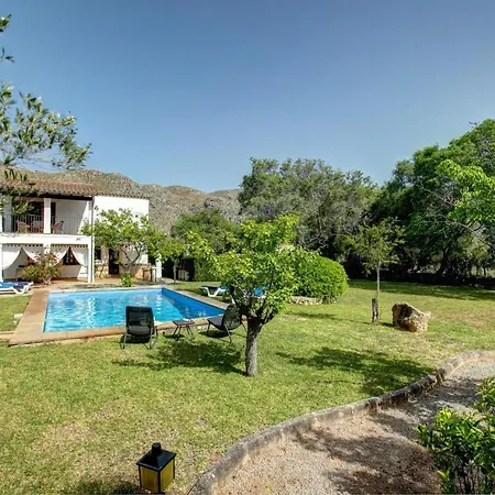 Sleeps 4 Pool Air Con Wifi