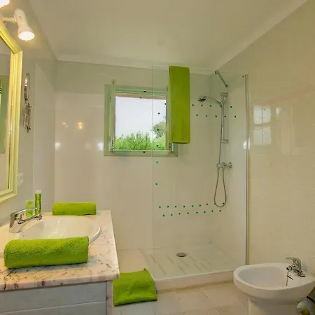 Villa Sleeps 4 Pool Air Con Wifi